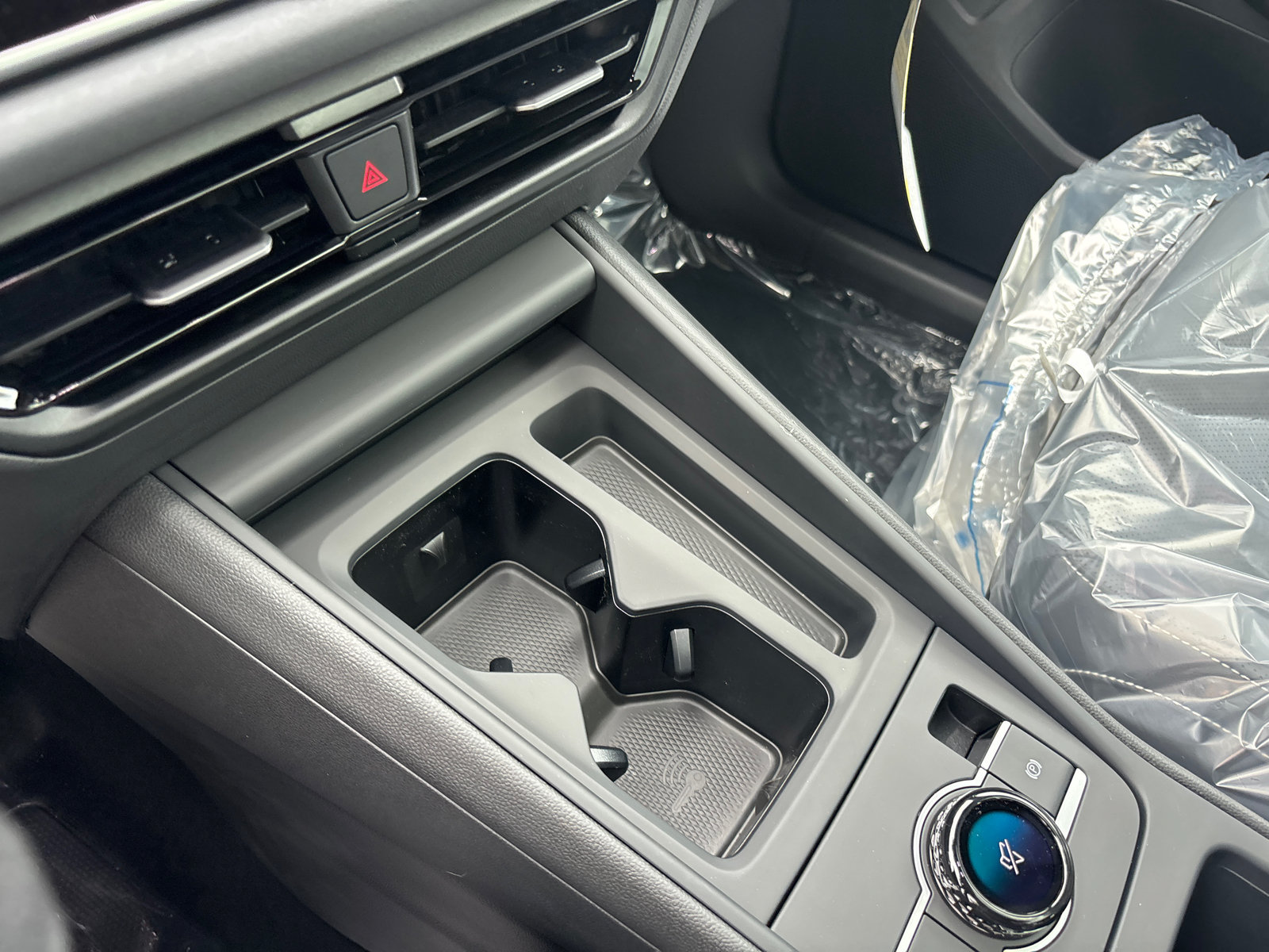 New 2026 Volkswagen Tiguan SE R-Line FWD image 17
