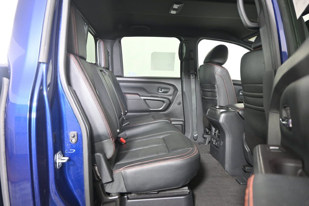 Used 2020 Nissan Titan PRO-4X w/ Pro-4x Convenience Package AWD/4WD image 17