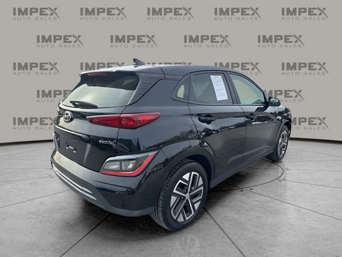 Used 2023 Hyundai Kona SE image 5