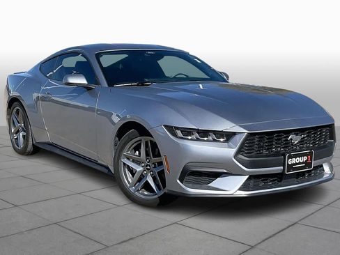 Used 2025 Ford Mustang Premium image 2