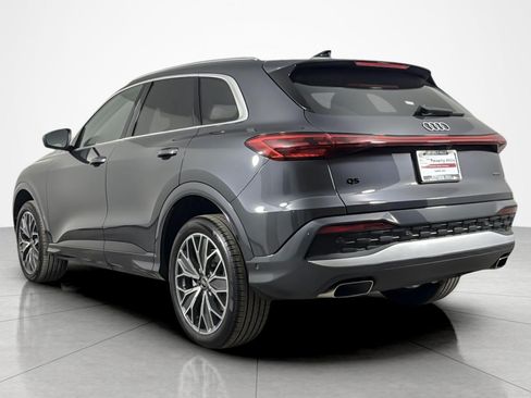 Used 2025 Audi Q5 Premium Plus w/ Premium Plus AWD/4WD image 3