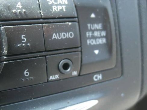 Used 2014 Nissan Rogue S AWD/4WD image 18