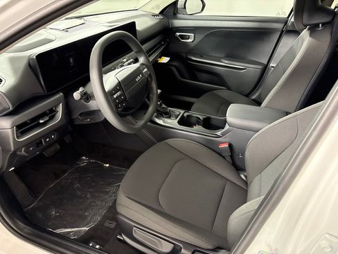 New 2026 Kia K4 FWD image 24