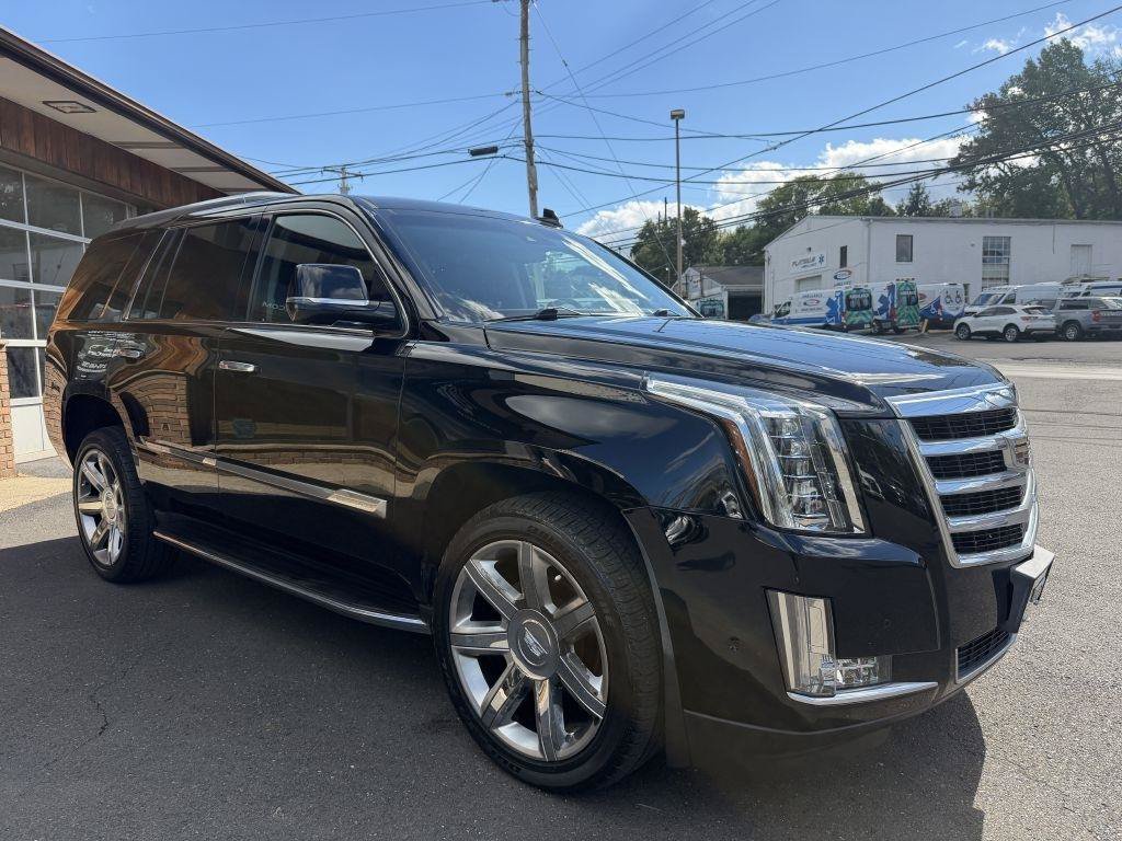 Used 2017 Cadillac Escalade Luxury AWD/4WD image 7