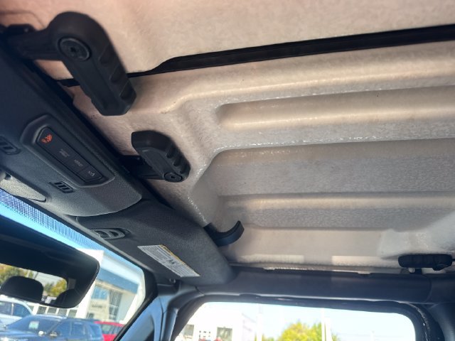 Used 2020 Jeep Gladiator Overland w/ Uconnect 4C Nav & Sound Group AWD/4WD image 17
