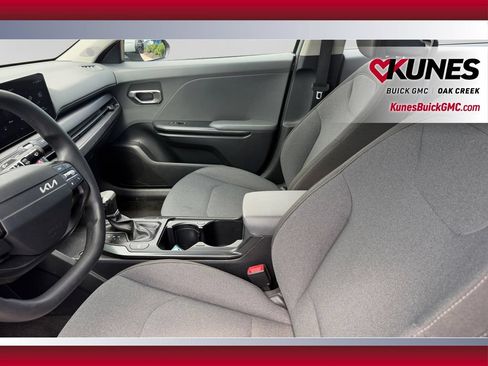 Used 2025 Kia K4 FWD image 22