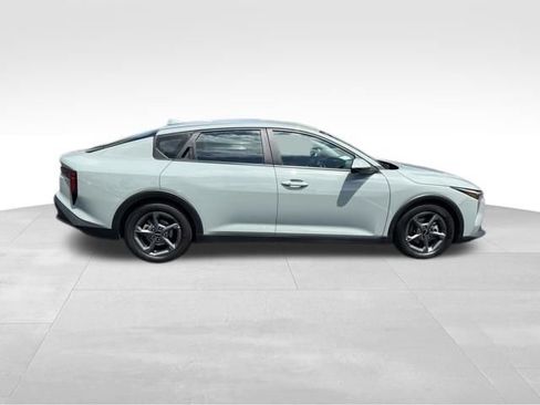 Certified 2025 Kia K4 FWD image 9
