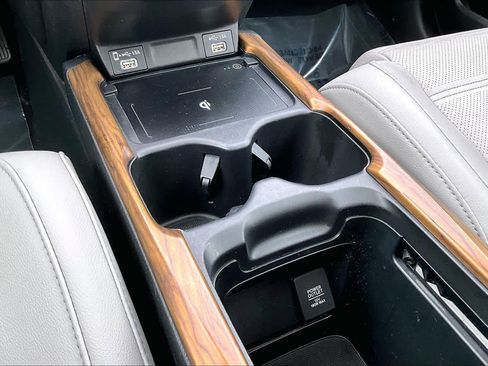 Used 2020 Honda CR-V Touring image 34