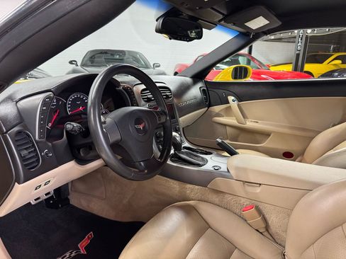 Used 2007 Chevrolet Corvette Coupe w/ Preferred Equipment Group RWD image 27