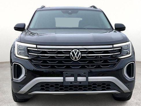 Used 2024 Volkswagen Atlas Peak Edition SE image 5