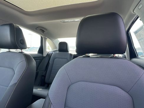 New 2026 Volkswagen Jetta SE FWD image 11