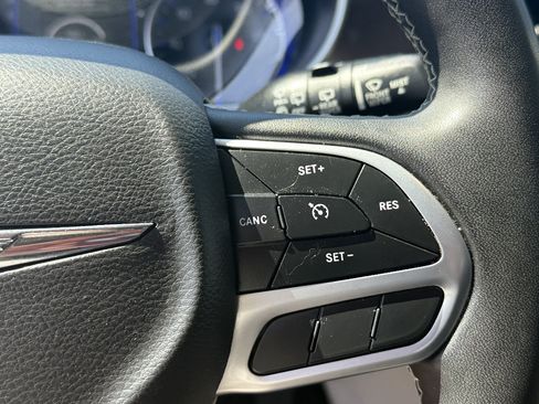 Used 2023 Chrysler Voyager LX FWD image 16