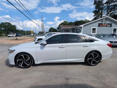 Used 2018 Honda Accord Sport image 3