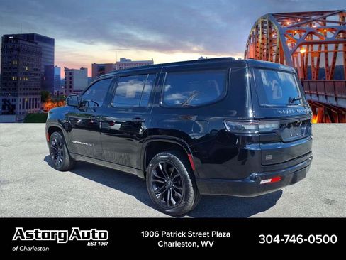 Used 2023 Jeep Grand Wagoneer Series II AWD/4WD image 5