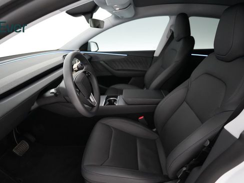 Used 2026 Tesla Model Y AWD image 4