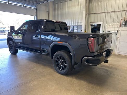 Used 2025 GMC Sierra 3500 AT4 w/ AT4 Premium Plus Package image 8