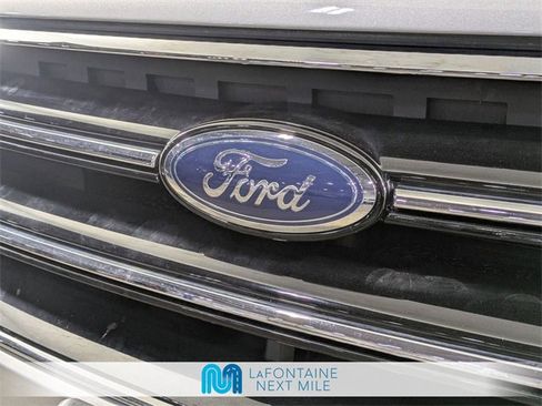 Used 2018 Ford Escape SE w/ SE Sport Appearance Package image 9