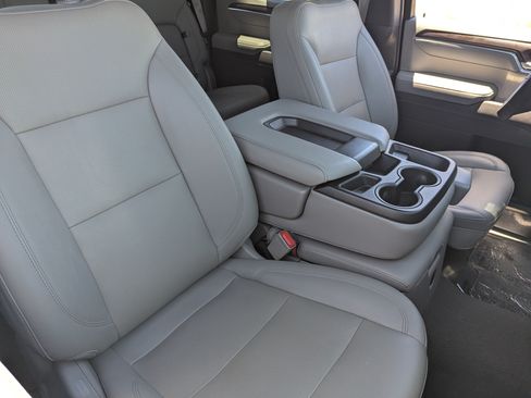 Used 2025 GMC Sierra 1500 SLT RWD image 10
