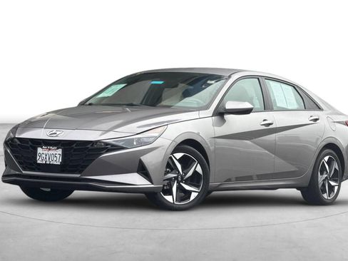 Certified 2023 Hyundai Elantra SEL w/ Convenience Package image 2