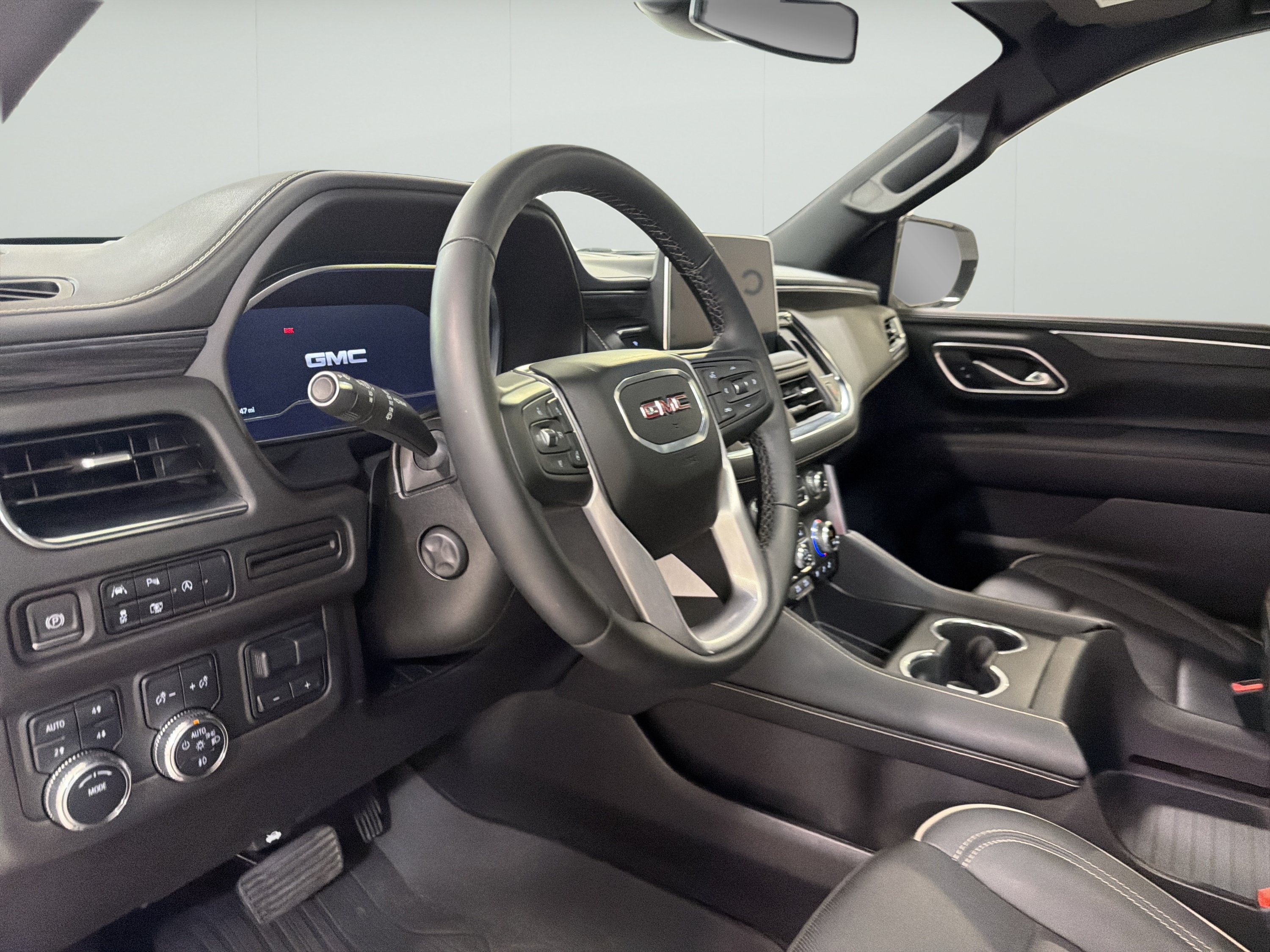 Used 2023 GMC Yukon SLT w/ SLT Premium Package AWD/4WD image 17