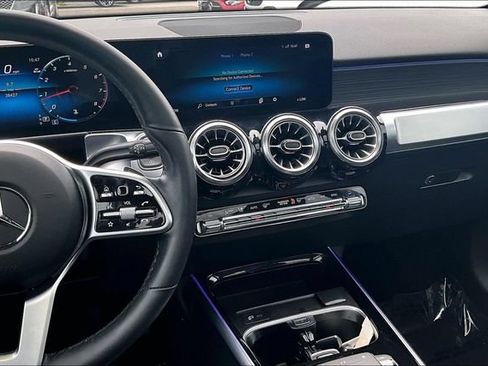 Certified 2023 Mercedes-Benz GLB 250 4MATIC w/ Premium Package image 5