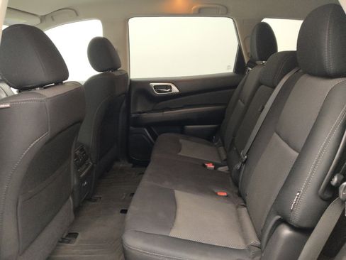 Used 2019 Nissan Pathfinder S AWD/4WD image 18