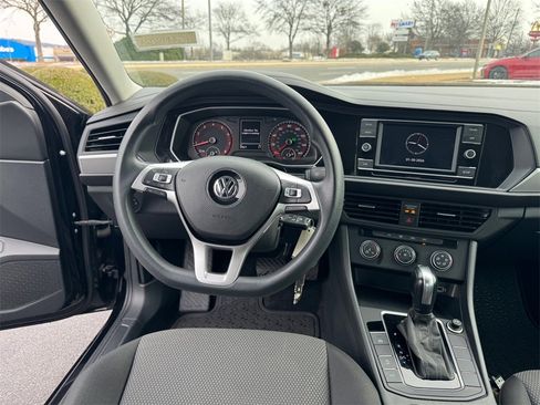 Used 2019 Volkswagen Jetta S w/ Driver Assistance Package image 11
