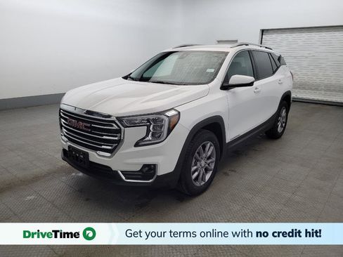 Used 2024 GMC Terrain SLT image 1