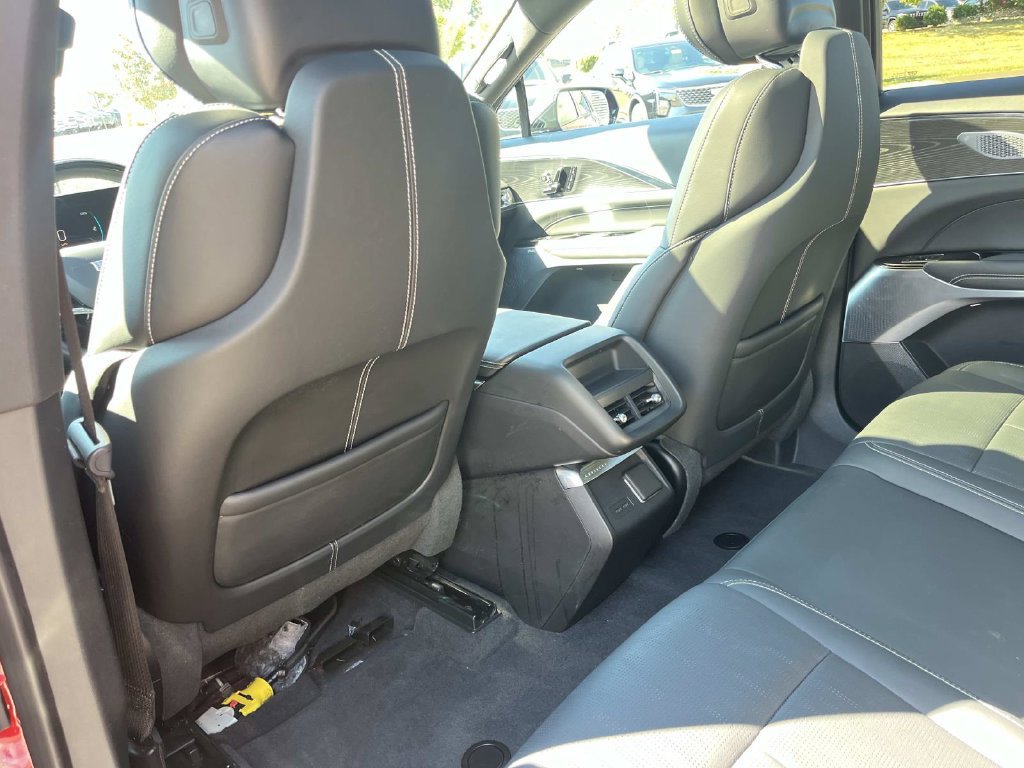 Used 2024 Cadillac Lyriq Luxury RWD image 19