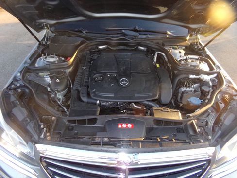Used 2014 Mercedes-Benz E 350 4MATIC Sedan image 23