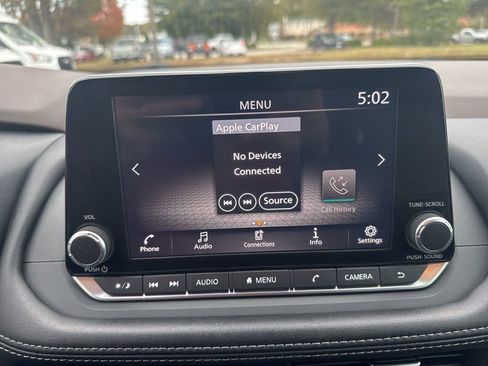 Used 2023 Nissan Rogue S image 25