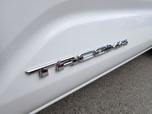 Certified 2024 Toyota Tacoma SR5 AWD/4WD image 13