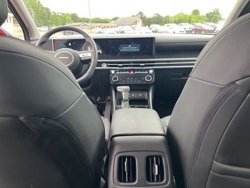 Used 2025 Hyundai Tucson SEL FWD image 16