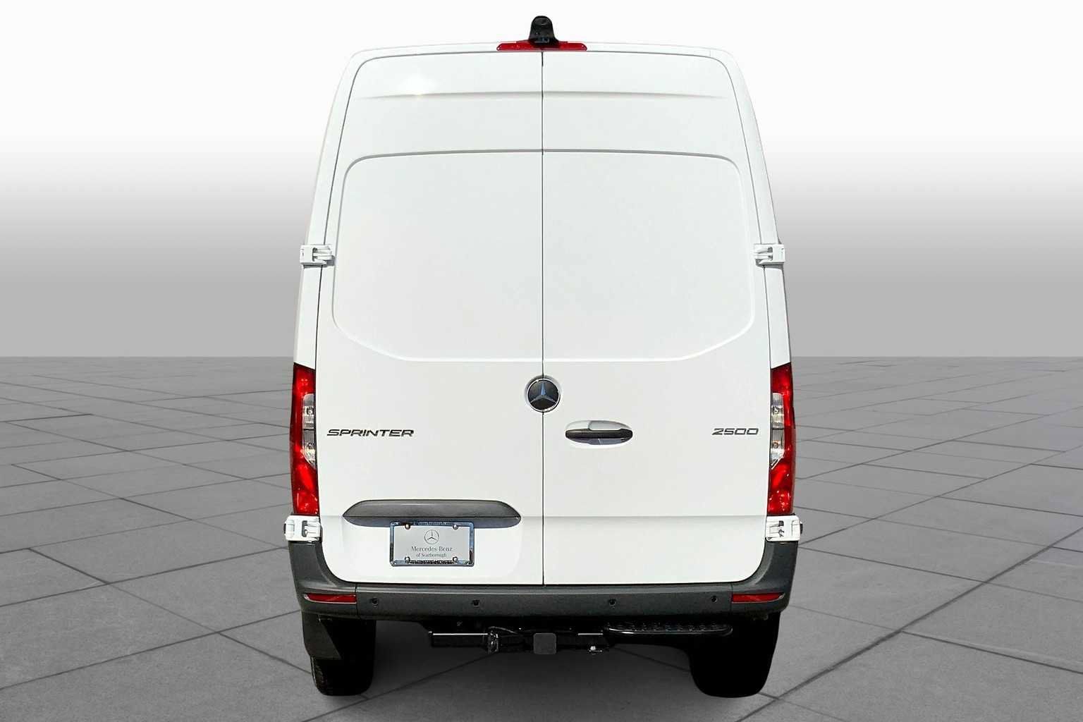 Used 2026 Mercedes-Benz Sprinter 2500 image 4