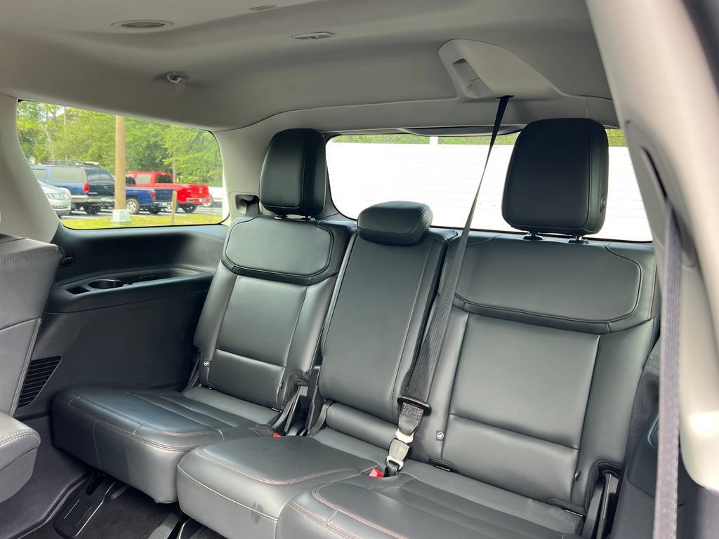 Used 2025 Ford Expedition Active RWD image 14