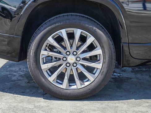 Used 2023 Chevrolet Traverse Premier image 12