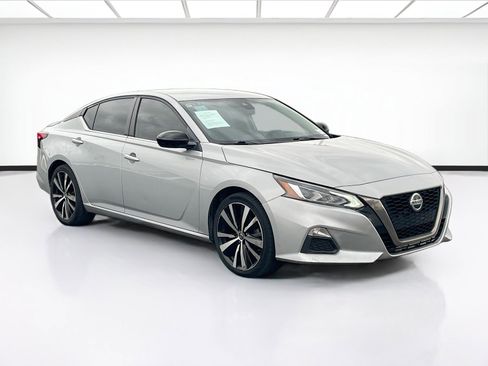 Used 2021 Nissan Altima 2.5 SR FWD image 3