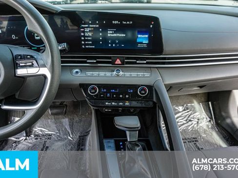 Used 2024 Hyundai Elantra SEL FWD image 38