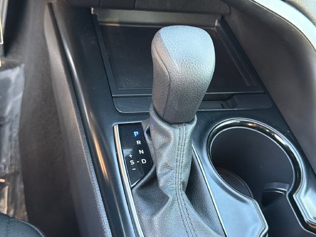 Used 2020 Toyota Camry LE FWD image 27