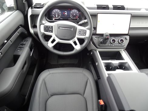New 2026 Land Rover Defender 110 X-Dynamic SE AWD/4WD image 22