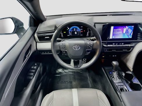 Used 2025 Toyota Camry SE FWD image 21