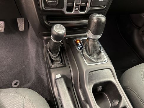 Used 2018 Jeep Wrangler Unlimited Sport S AWD/4WD image 16