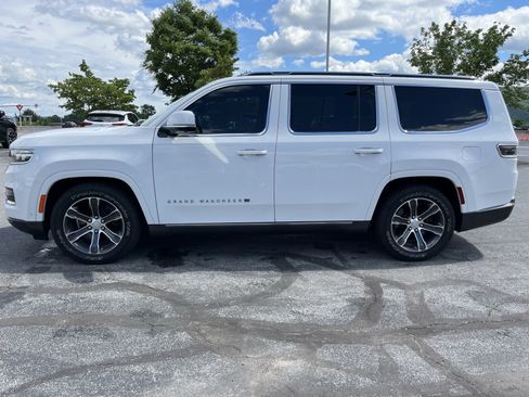 Used 2022 Jeep Grand Wagoneer Series I AWD/4WD image 13
