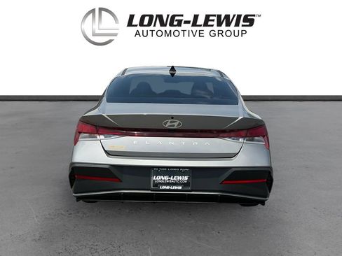 Used 2024 Hyundai Elantra SEL FWD image 5