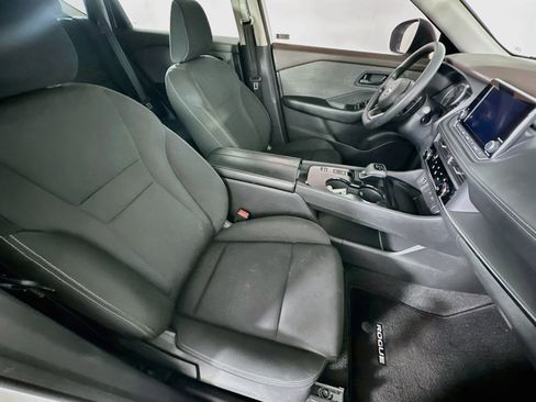 Used 2023 Nissan Rogue S FWD image 30