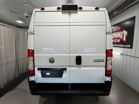 Used 2025 RAM ProMaster 2500 w/ Convenience Group FWD image 5