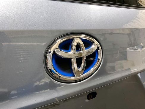 Used 2022 Toyota Highlander XLE AWD/4WD image 31