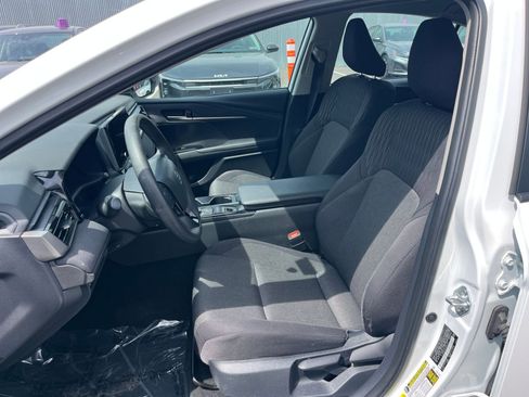 Used 2025 Toyota Camry LE FWD image 35