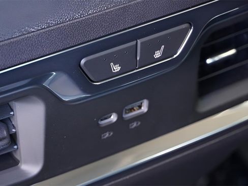 New 2026 GMC Sierra 1500 SLT image 34