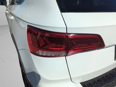 Certified 2023 Volkswagen Taos SE w/ Panoramic Sunroof Package image 45